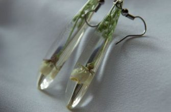 Earrings made of epoxy resin with your own hands