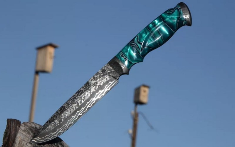Knife handle in turquoise color